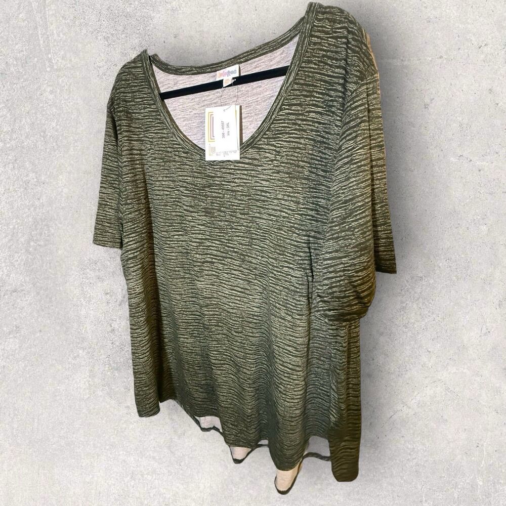 LuLaRoe Iris Size 3XL Solid Green And White NWT. - Picture 1 of 5